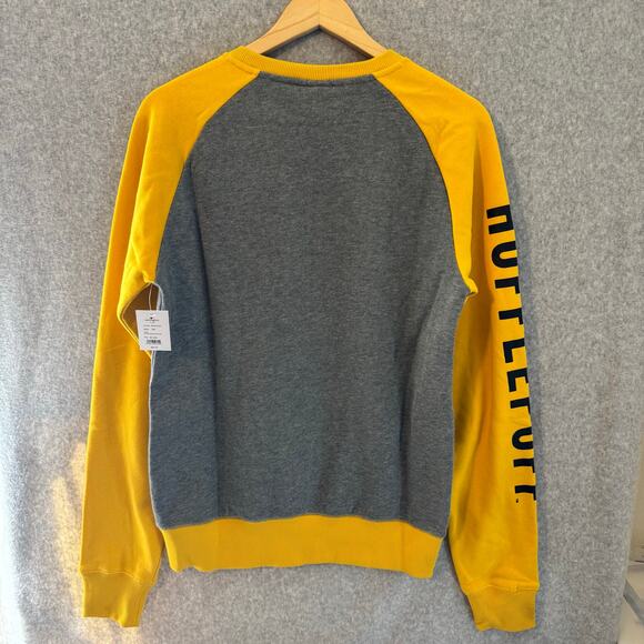 NWT Wizarding World Of Harry Potter Hufflepuff Crewneck Sweatshirt Graphic Gray - Picture 4 of 10
